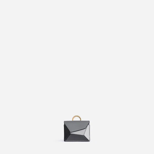 Naomi Airpods Case view 3